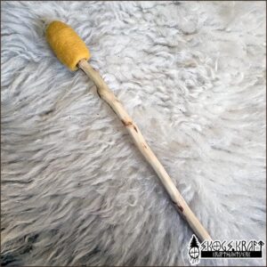 Trumpinne med nåltovad ull