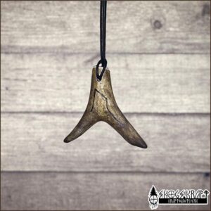 halsband hänge renhorn med mönster