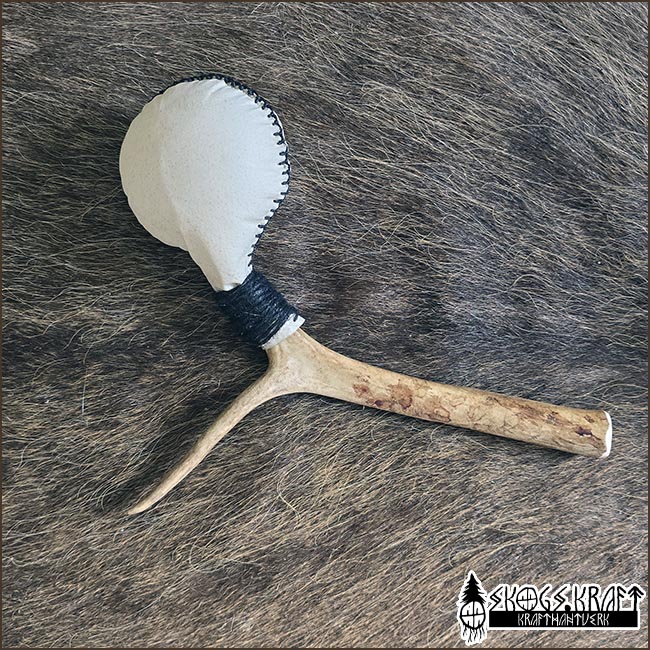 shamanskallra vit - renskinn med renhorn