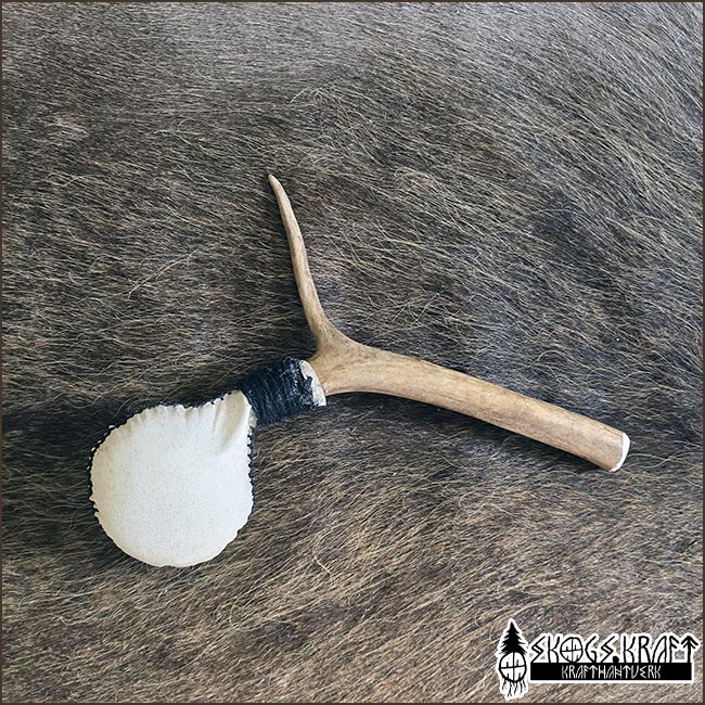 shamanskallra vit - renskinn med renhorn