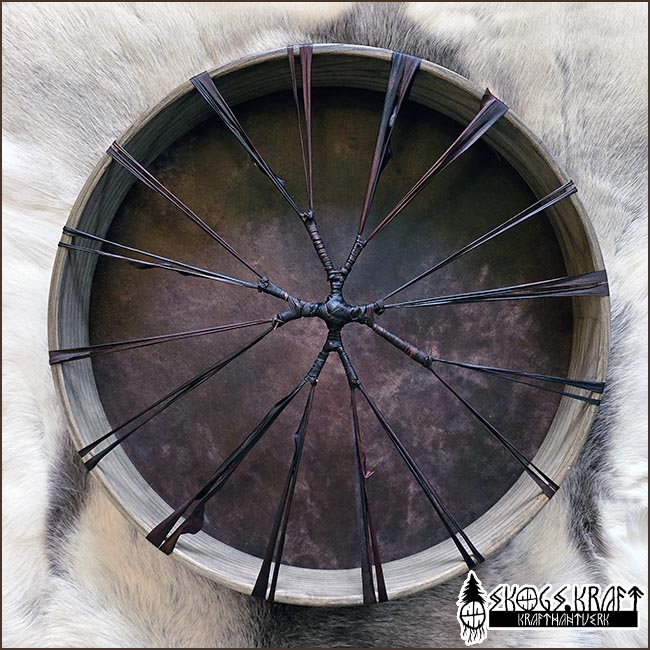 röd shamantrumma trumma dovhjort - skogskraft